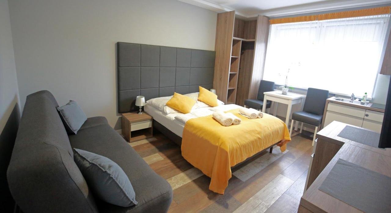 Pod Rozami Apartment Grzybowo  Bagian luar foto