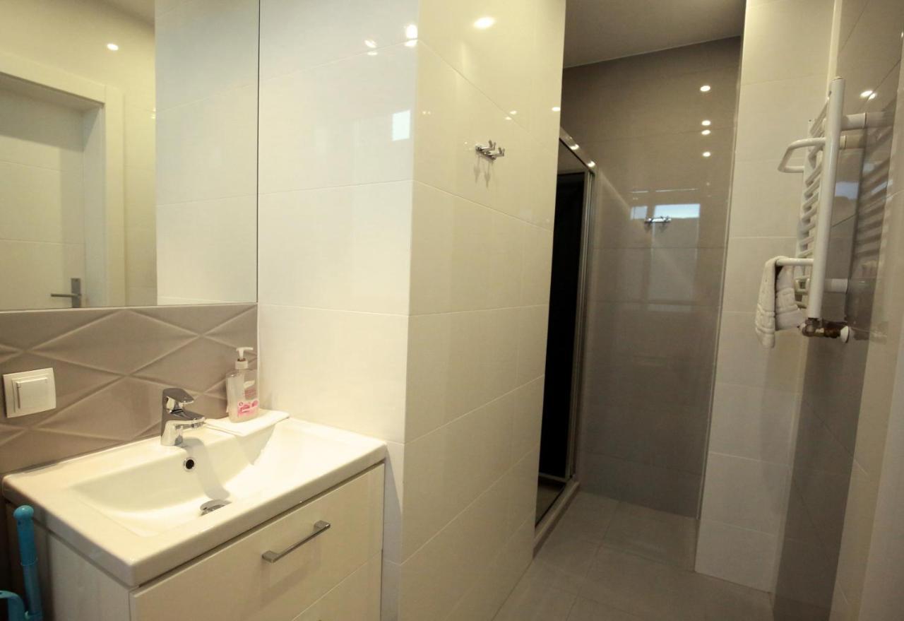 Pod Rozami Apartment Grzybowo  Bagian luar foto
