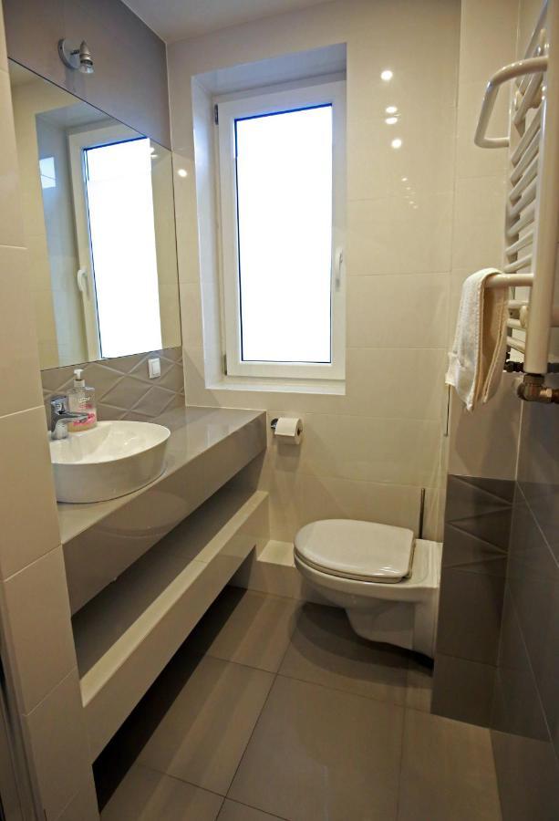 Pod Rozami Apartment Grzybowo  Bagian luar foto
