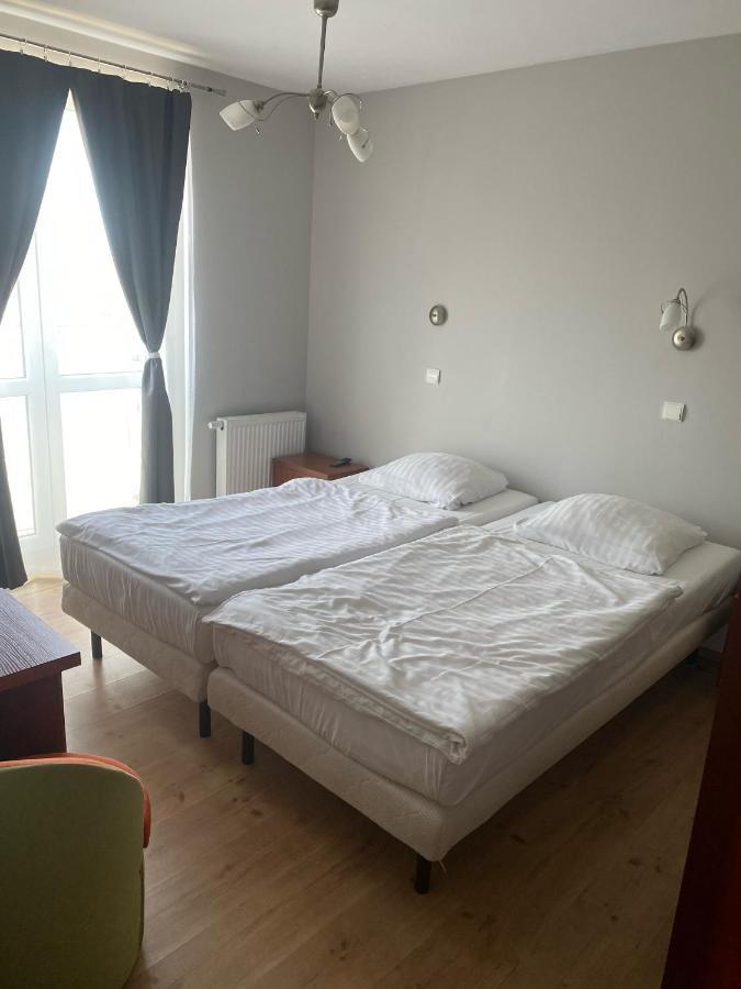 Pod Rozami Apartment Grzybowo  Bagian luar foto